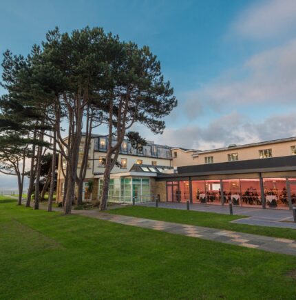 marine-hotel-sutton-exterior-02