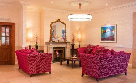 marine-hotel-sutton-lobby-03